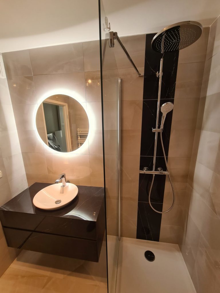 10b0f611-dcef-419f-aeae-59c6683218ed